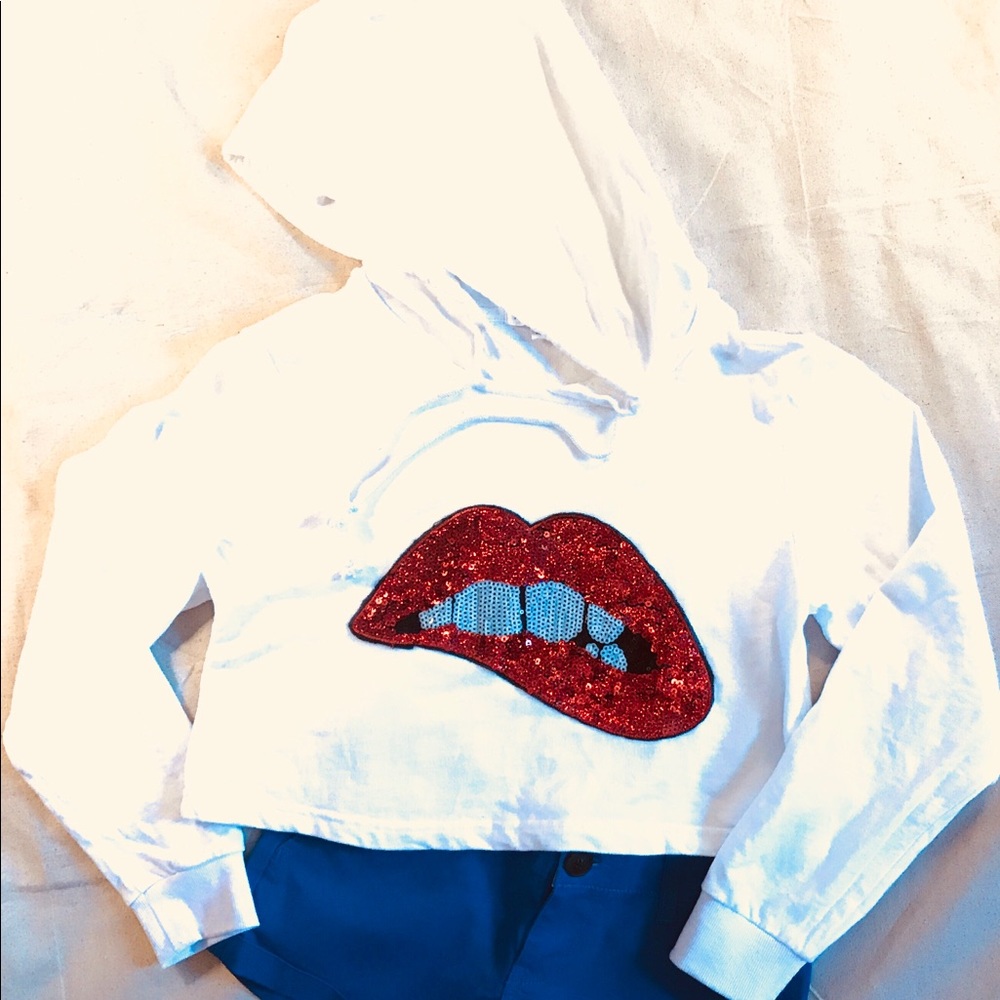 Forever 21 half styled sweatshirt- worn 1x - 👄